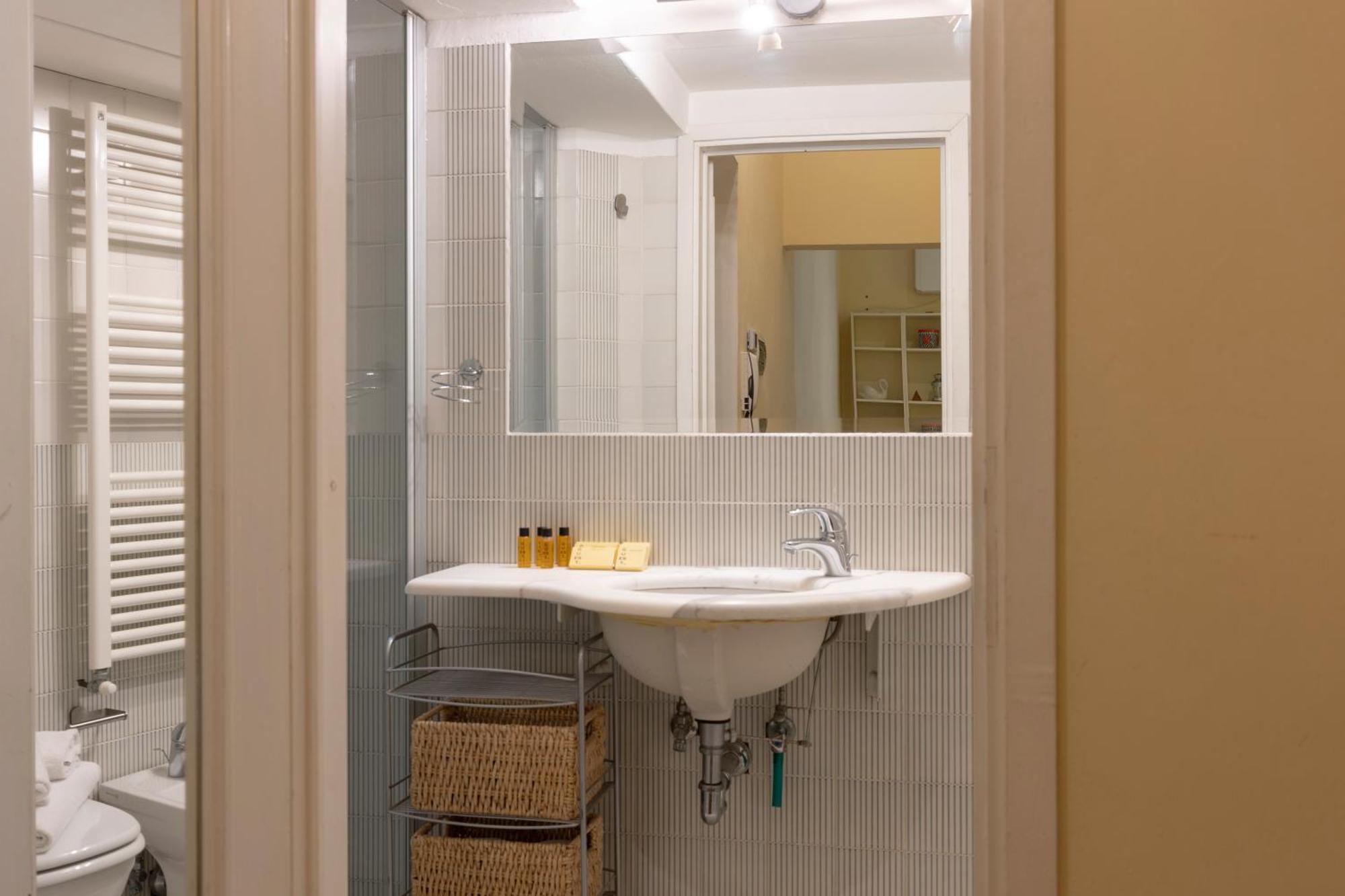Sweet San Frediano Apartment Florence Ngoại thất bức ảnh